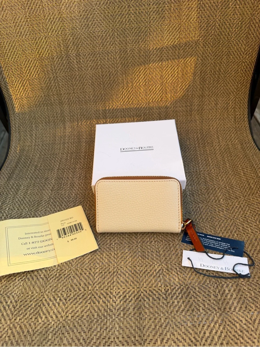 Dooney & Bourke PEBBLE GRAIN ZIP AROUND CREDIT CARD CASE in BONE